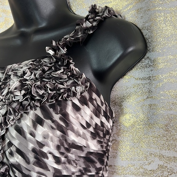 BCBGMAXAZRIA Black/Grey One Shoulder Silk Tulip Dress Size8 - Picture 6 of 16